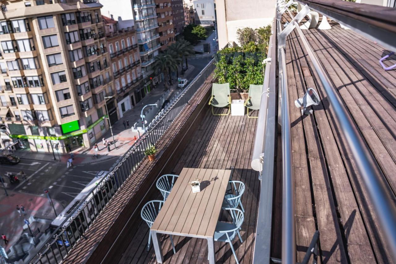 Apartamentos Alfonso X อาลิกันเต ภายนอก รูปภาพ